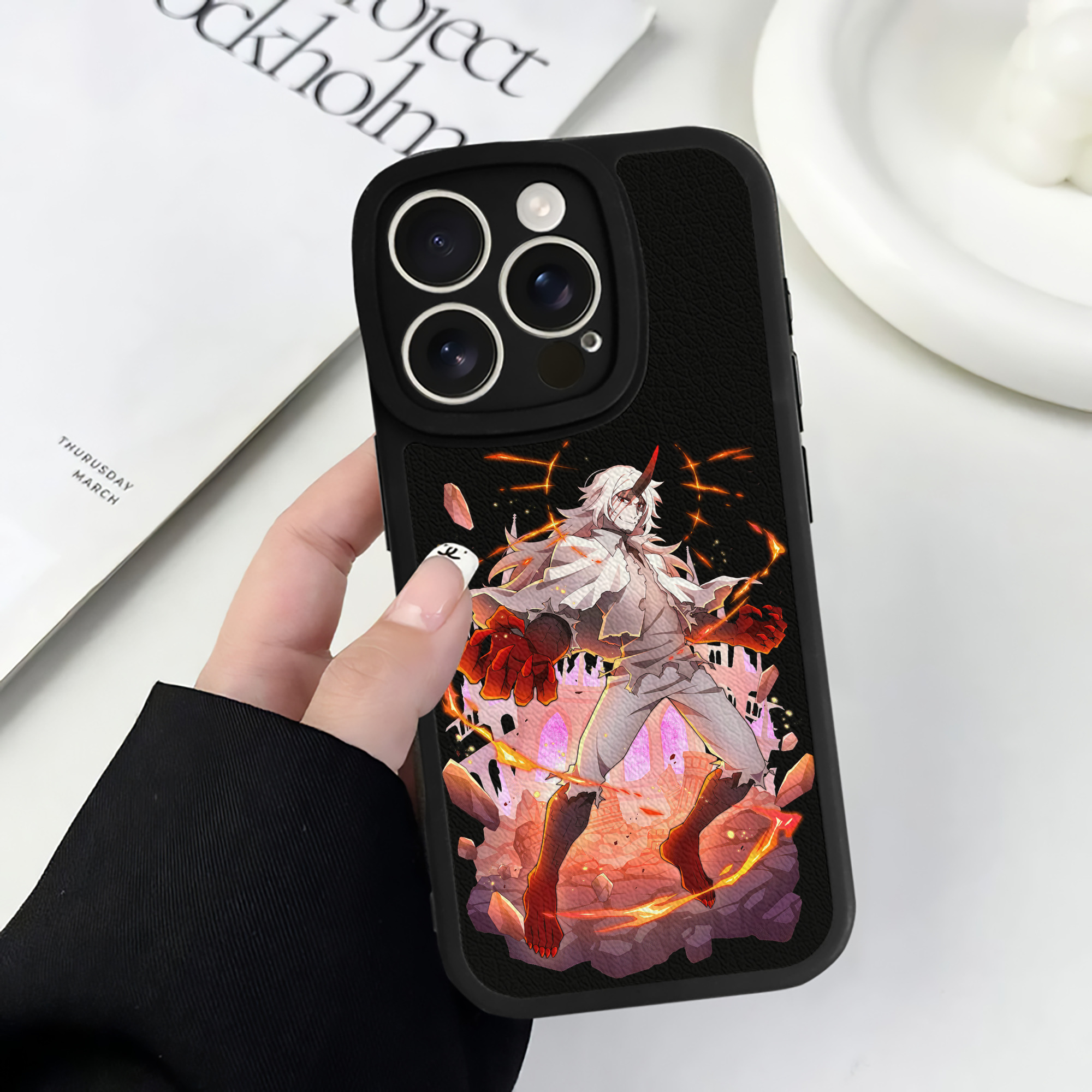 （画像用） 文豪ストレイドッグス Bungo Stray Dogs 【iPhone 16シリーズ対応】シリコンスマホケース（レザー調） 材質：シリコン